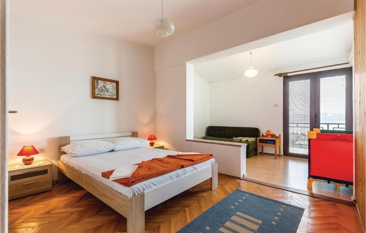 Cozy Apartment In Novi Vinodolski With Kitchen Luaran gambar