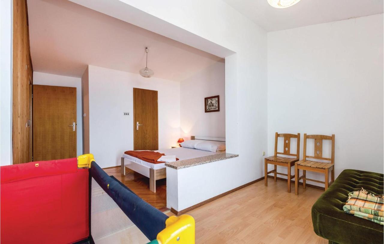 Cozy Apartment In Novi Vinodolski With Kitchen Luaran gambar