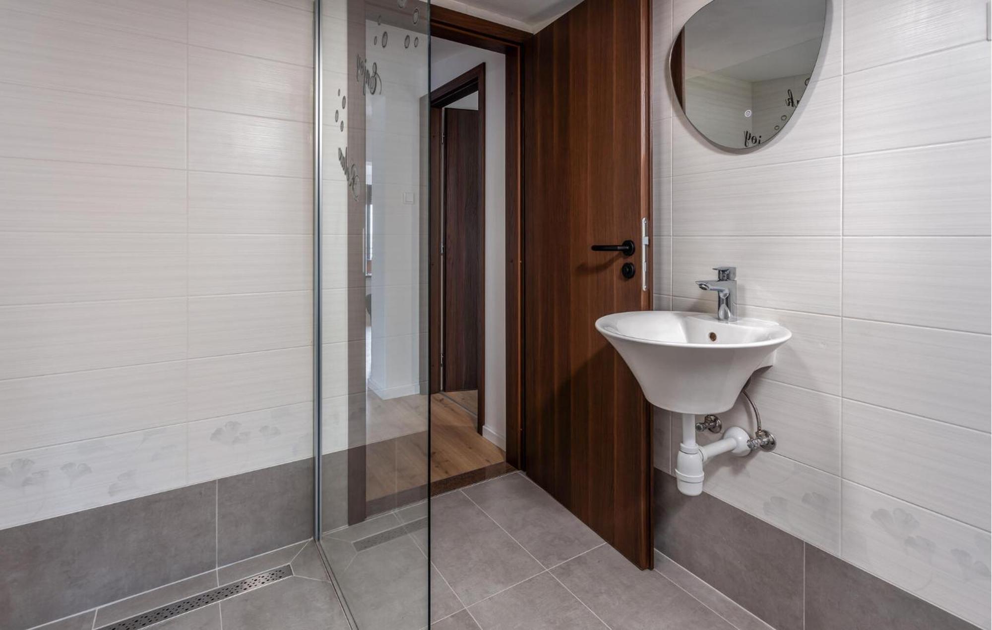 Cozy Apartment In Novi Vinodolski With Kitchen Luaran gambar