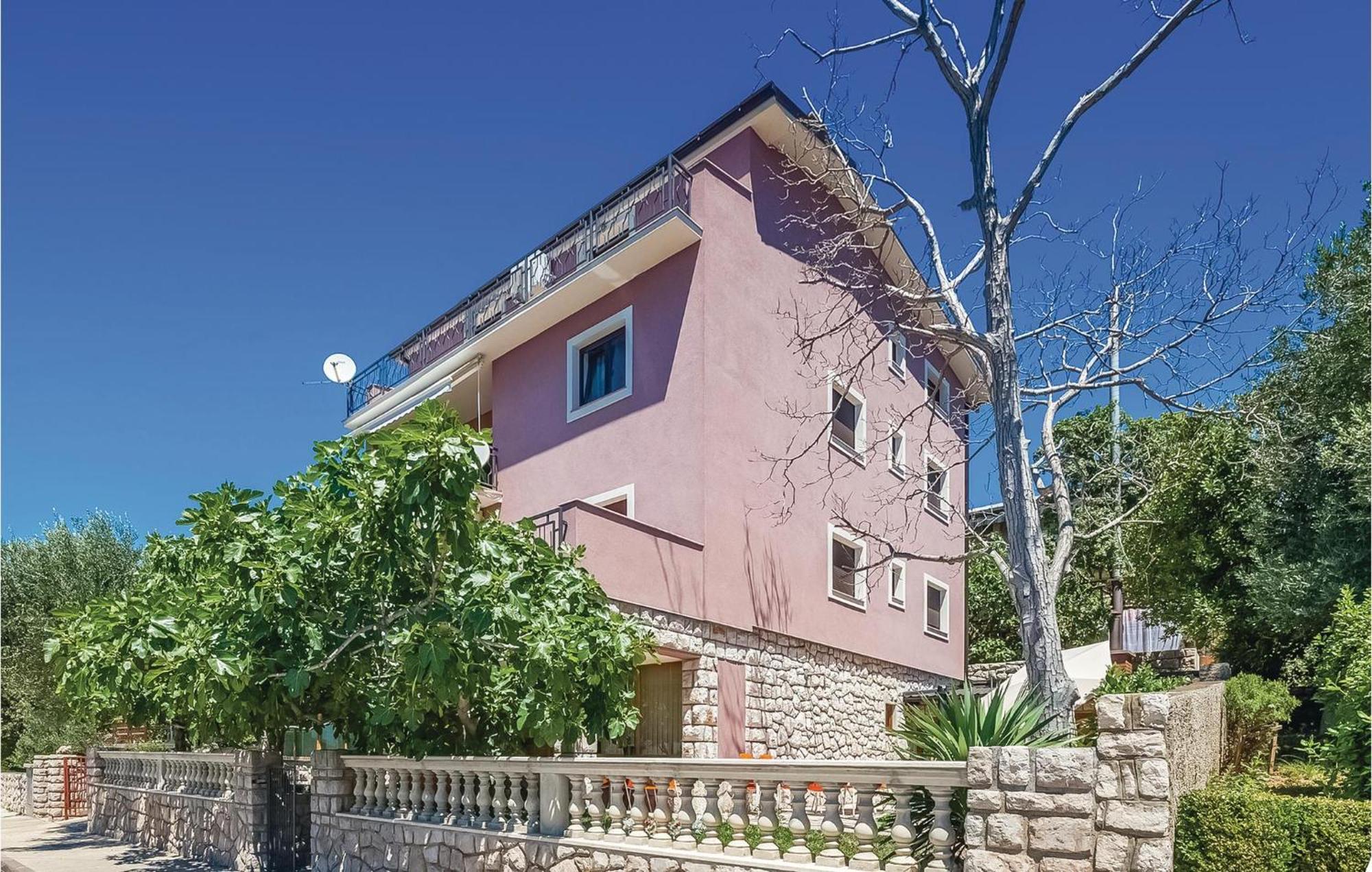 Cozy Apartment In Novi Vinodolski With Kitchen Luaran gambar